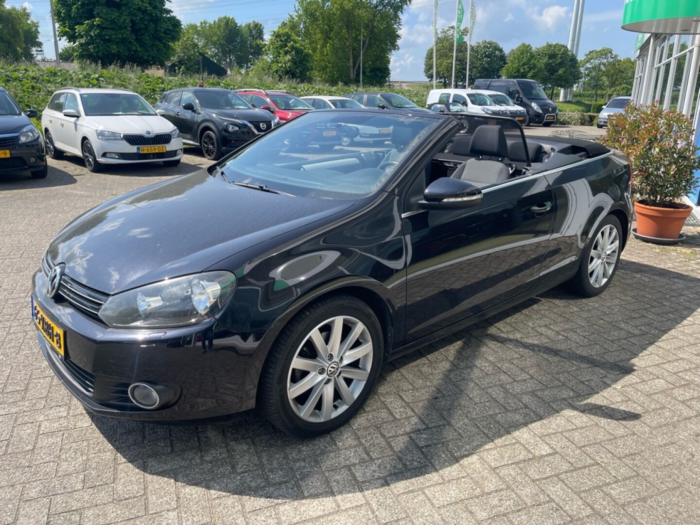 Volkswagen-GOLF Cabriolet-2