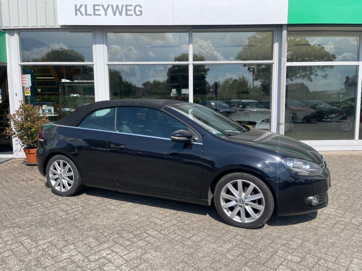 Volkswagen-GOLF Cabriolet-5